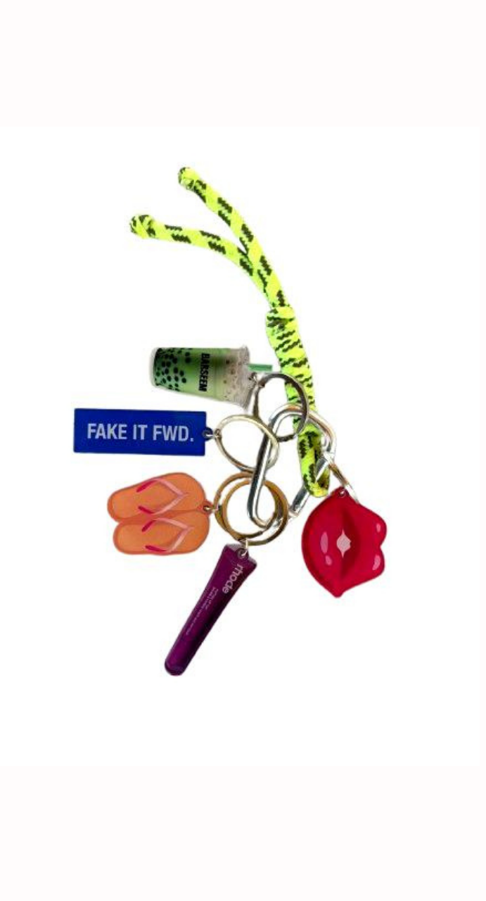 Drama Danglers – 6 Keychain Set