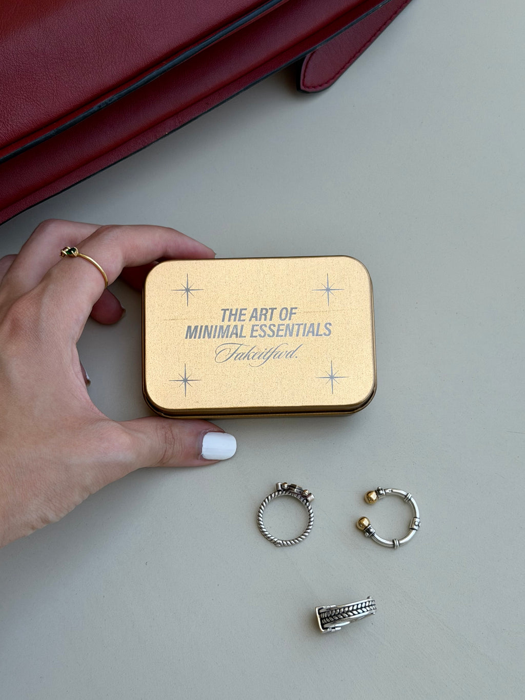 The art of minimal essentials