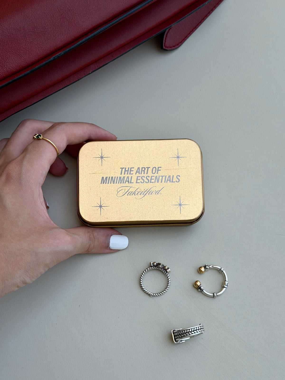 The art of minimal essentials